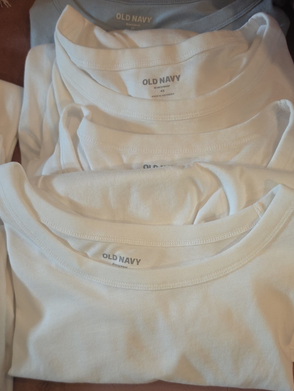Old Navy White Short Sleeve Crewneck Tee - Packable Basics